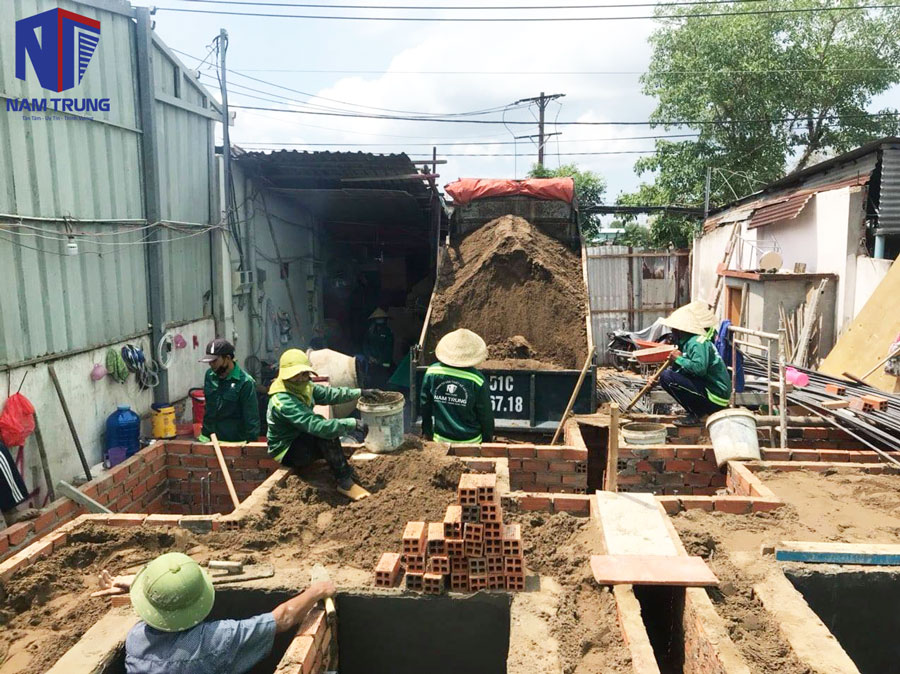 Xây nhà phố 5 tầng tân cổ điển nhà anh Hòa ở Quận 7