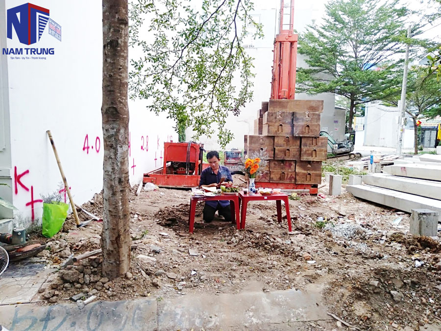 Khởi công xây dựng nhà phố 5 tầng nhà anh Tiến ở Quận 12
