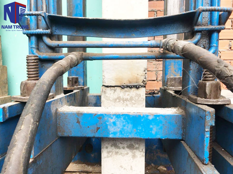 Xây nhà phố 5 tầng tân cổ điển nhà anh Hòa ở Quận 7