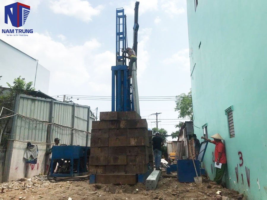 Xây nhà phố 5 tầng tân cổ điển nhà anh Hòa ở Quận 7