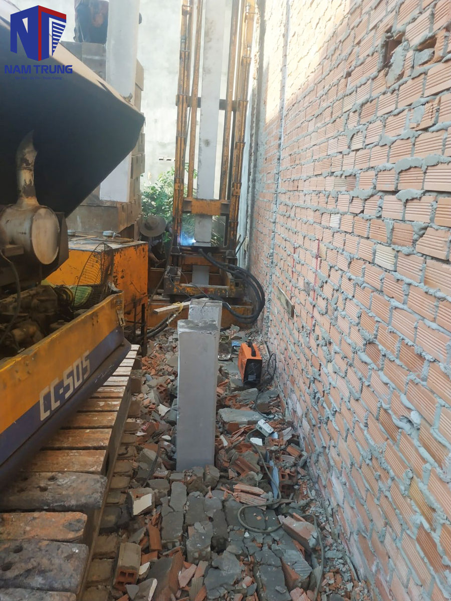 Qúa trình thi công xây nhà phần thô 1 trệt 2 lầu tum nhà chị Trâm Quận 12