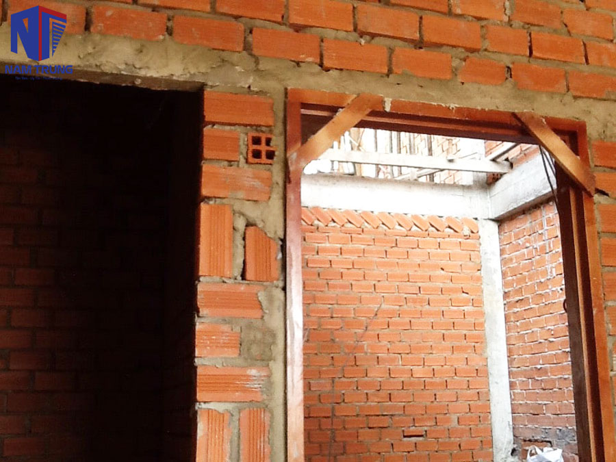 Qúa trình thi công xây nhà phần thô 1 trệt 2 lầu tum nhà chị Trâm Quận 12