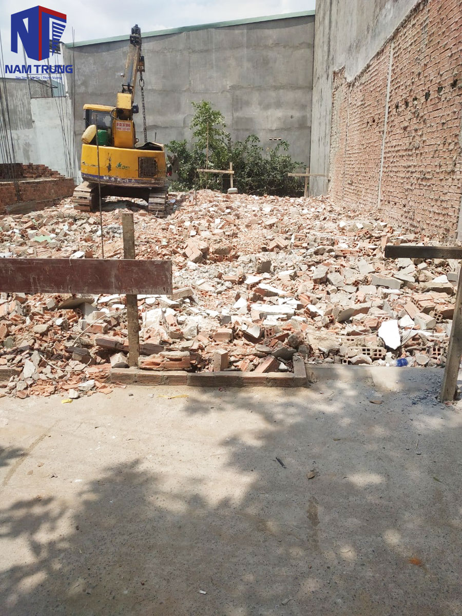 Qúa trình thi công xây nhà phần thô 1 trệt 2 lầu tum nhà chị Trâm Quận 12