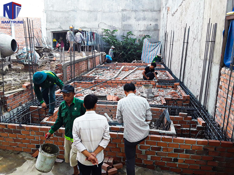 Qúa trình thi công xây nhà phần thô 1 trệt 2 lầu tum nhà chị Trâm Quận 12