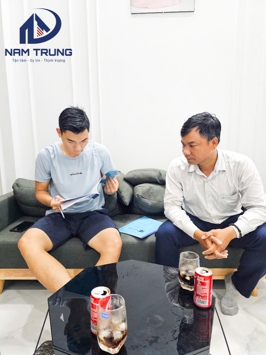 Ký hợp đồng xây dựng nhà phố 1 trệt 2 lầu sân thượng 4x12.5m nhà anh Tân ở Quận Bình Tân