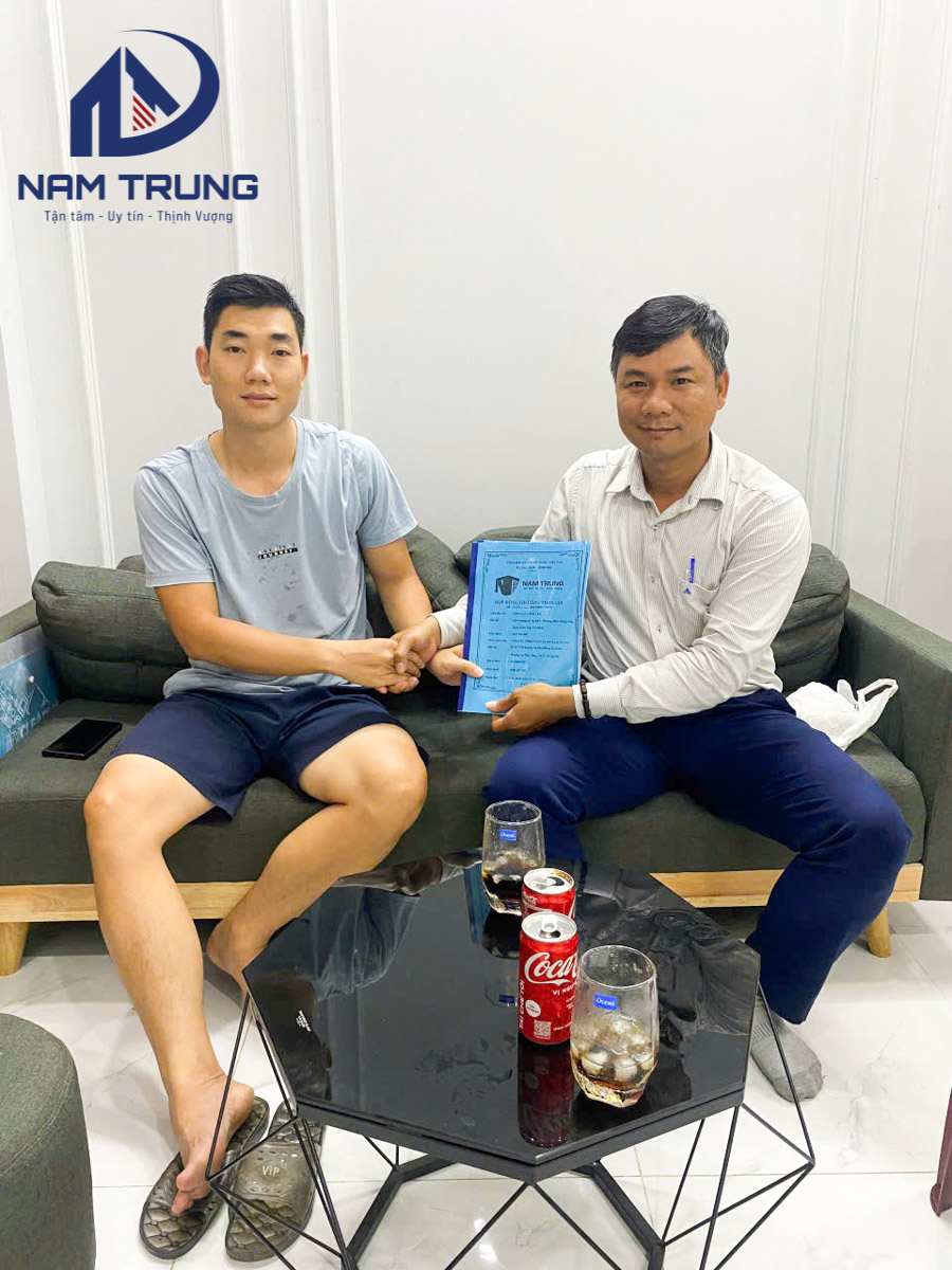 Ký hợp đồng xây dựng nhà phố 1 trệt 2 lầu sân thượng 4x12.5m nhà anh Tân ở Quận Bình Tân