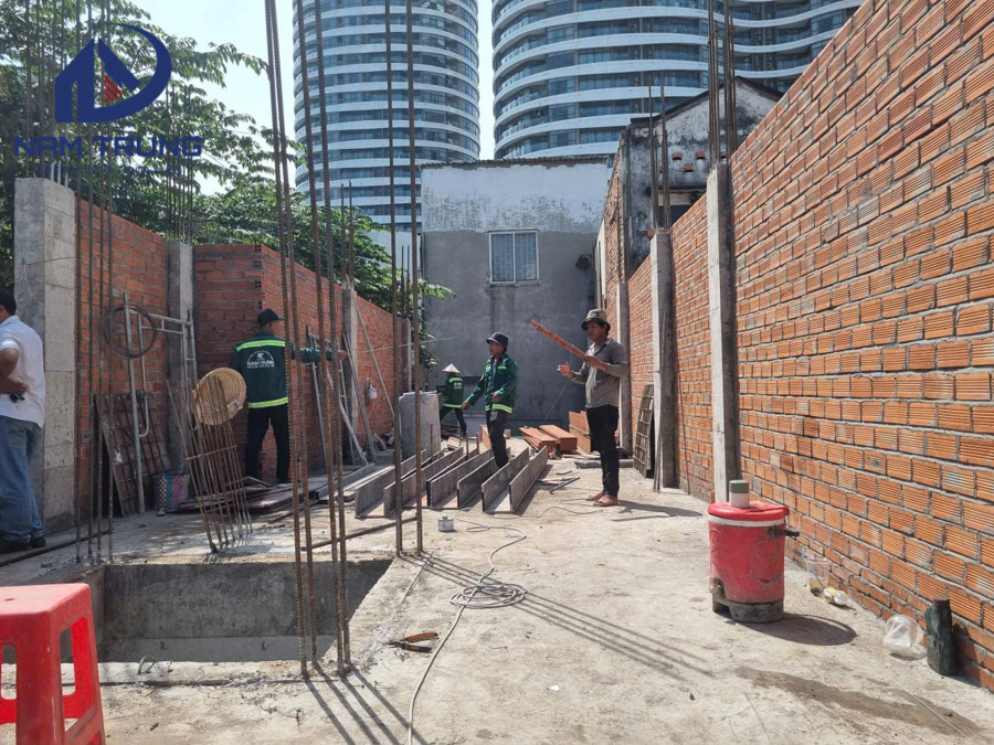 Thi công xây dựng nhà phố 1 trệt 1 lửng 3 lầu sân thượng anh tài ở Bình Thạnh