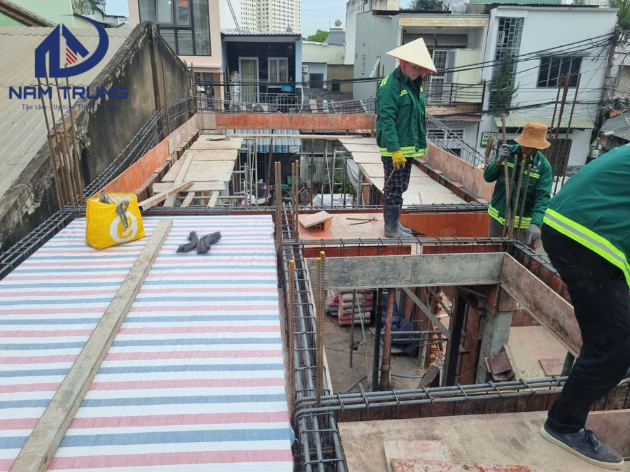 Thi công xây dựng nhà phố 1 trệt 1 lửng 3 lầu sân thượng anh tài ở Bình Thạnh