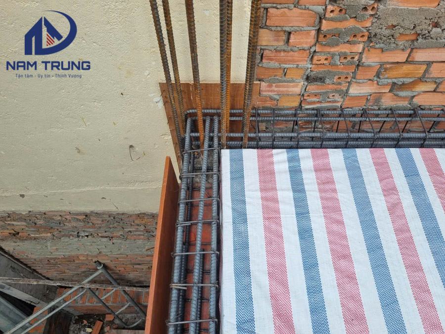 Thi công xây dựng nhà phố 1 trệt 1 lửng 3 lầu sân thượng anh tài ở Bình Thạnh