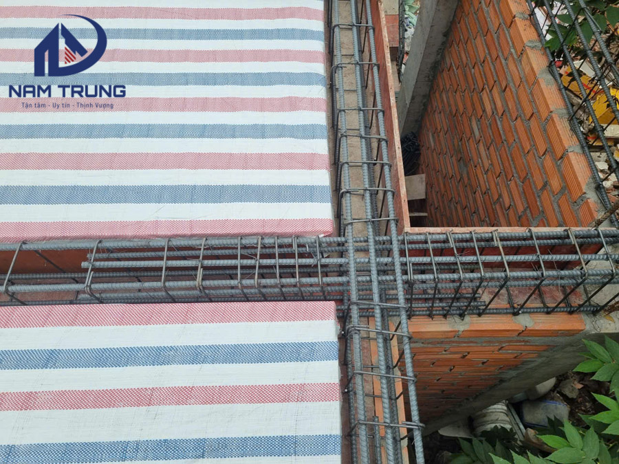 Thi công xây dựng nhà phố 1 trệt 1 lửng 3 lầu sân thượng anh tài ở Bình Thạnh
