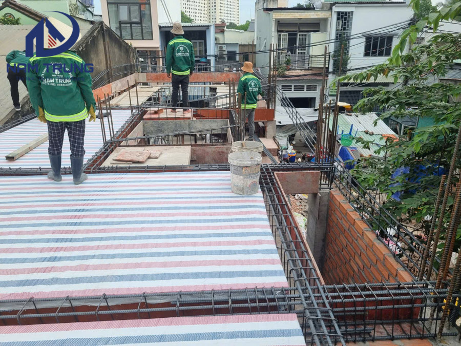 Thi công xây dựng nhà phố 1 trệt 1 lửng 3 lầu sân thượng anh tài ở Bình Thạnh