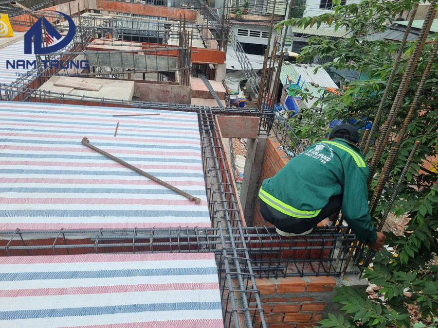 Thi công xây dựng nhà phố 1 trệt 1 lửng 3 lầu sân thượng anh tài ở Bình Thạnh
