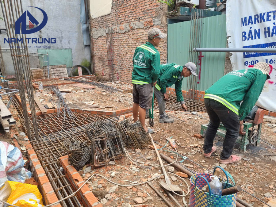Thi công xây dựng nhà phố 1 trệt 1 lửng 3 lầu sân thượng anh tài ở Bình Thạnh