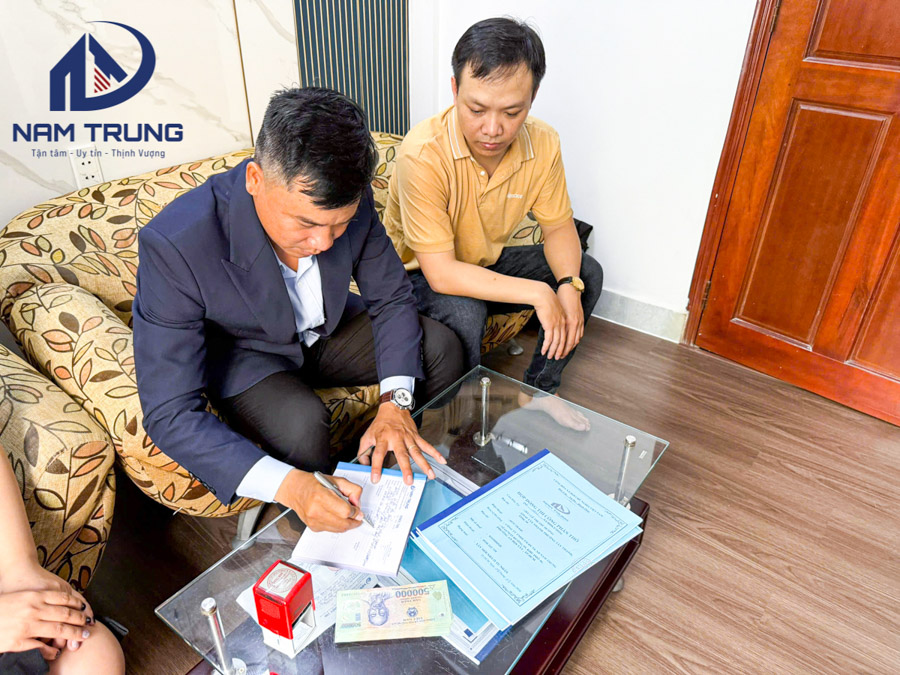 Xây Dựng Nam Trung ký liền 5 hợp đồng ngay ngày đầu