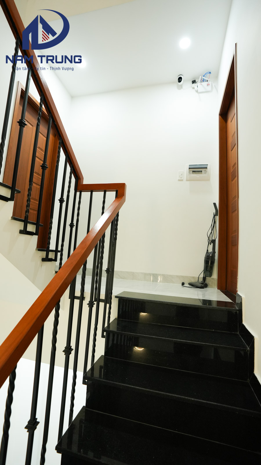 Bàn giao nhà phố 1 trệt 2 lầu 4x15m nhà chị Hằng ở Quận Bình Tân