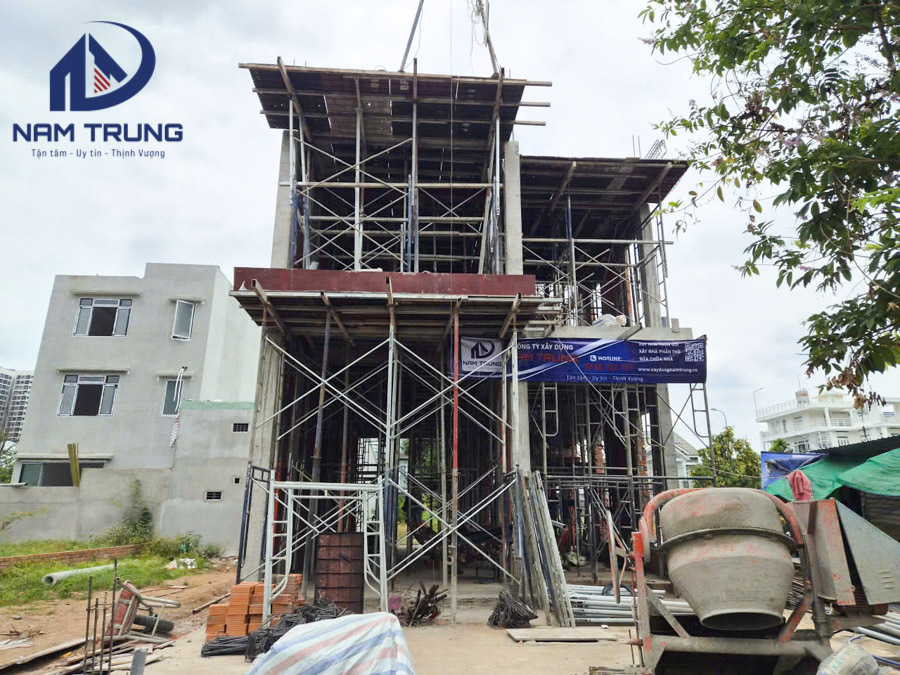 Thi công xây dựng biệt thự 3 tầng nhà anh Đá Quận 9 TPHCM