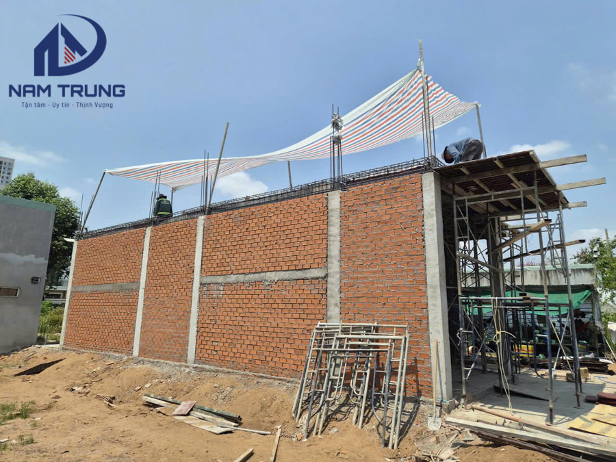 Thi công xây dựng biệt thự 3 tầng nhà anh Đá Quận 9 TPHCM