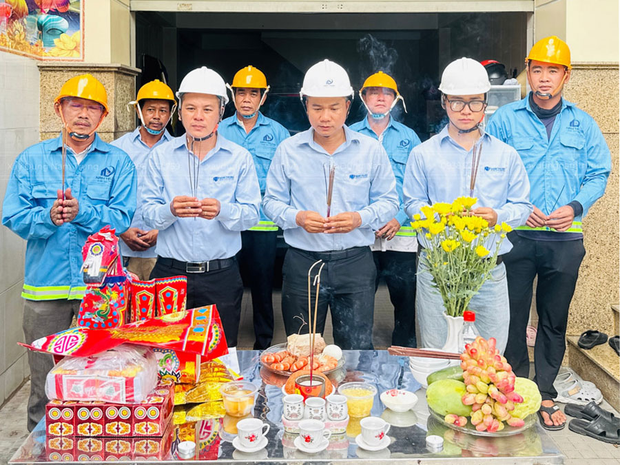 Khởi công cải tạo nâng tầng và thay đổi mặt tiền nhà cho gia đình anh Hùng tại Gò Vấp