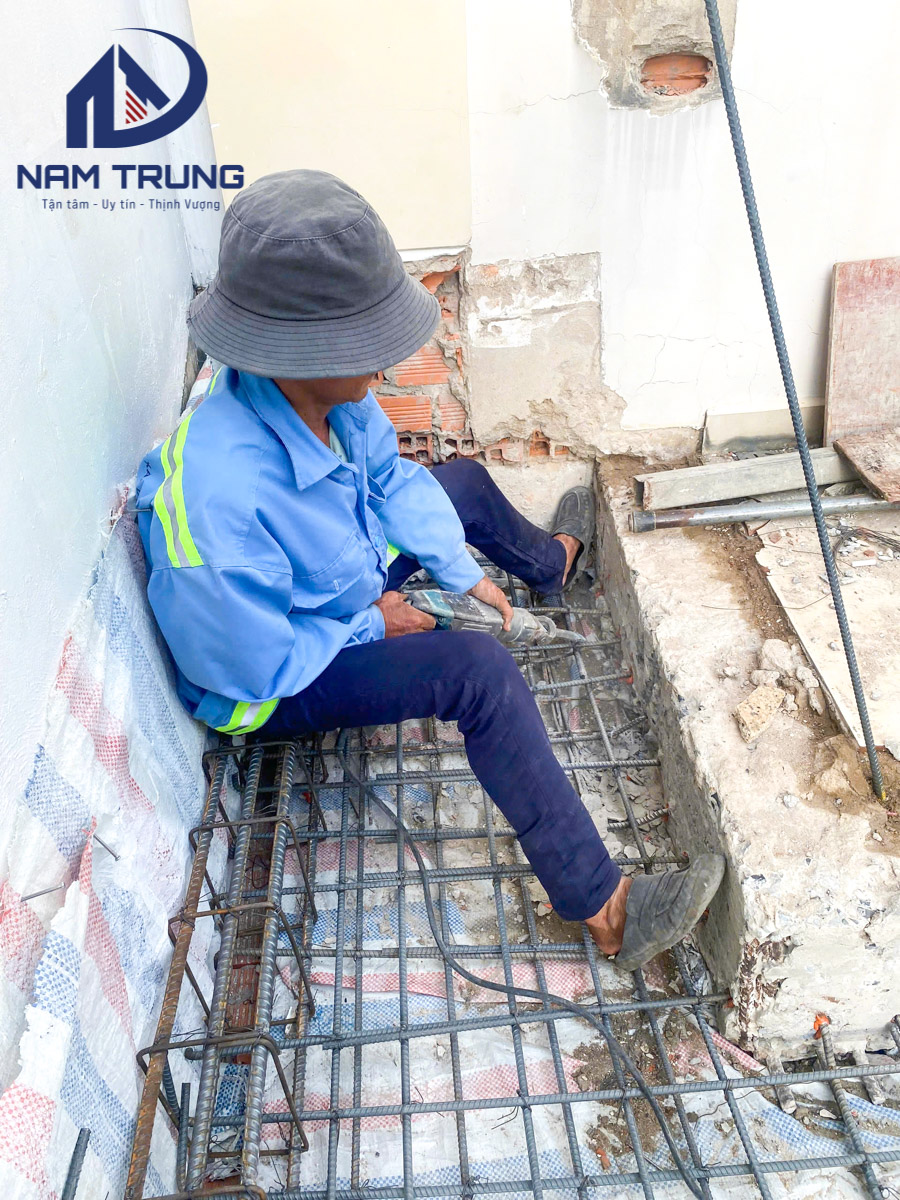 Thi công cải tạo nâng tầng và thay đổi mặt tiền nhà cho gia đình anh Hùng tại Gò Vấp