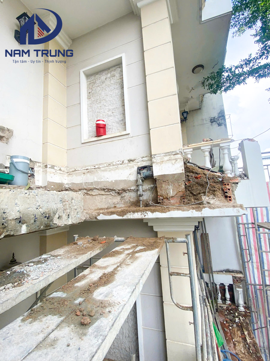 Thi công cải tạo nâng tầng và thay đổi mặt tiền nhà cho gia đình anh Hùng tại Gò Vấp