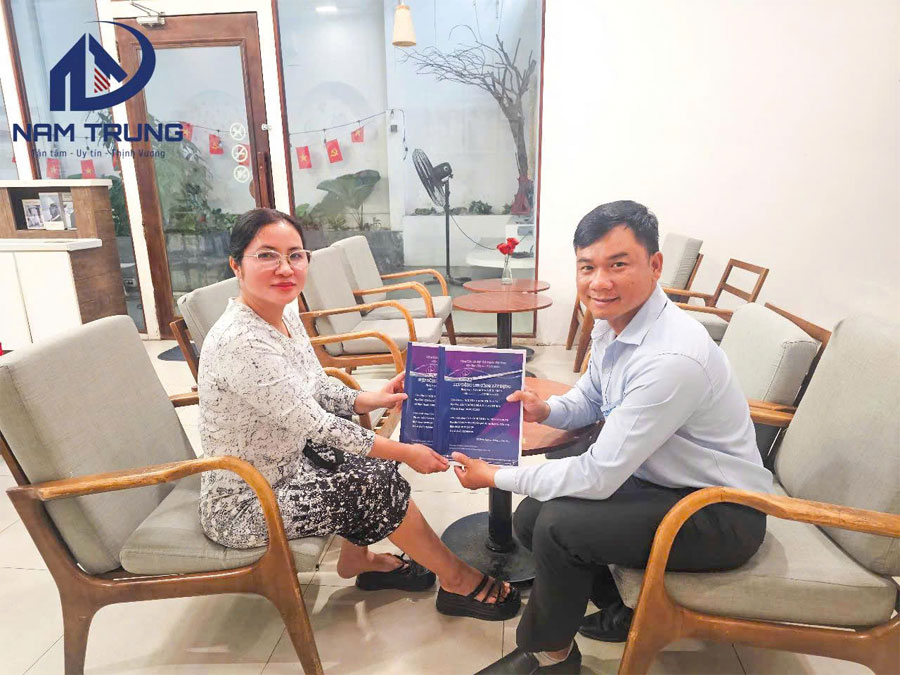 Kí hợp đồng xây nhà trọn gói nhà phố 1 trệt 3 lầu nhà chị Tiên ở Gò Vấp TPHCM