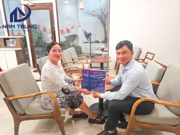 Kí hợp đồng xây nhà trọn gói nhà phố 1 trệt 3 lầu nhà chị Tiên ở Gò Vấp TPHCM