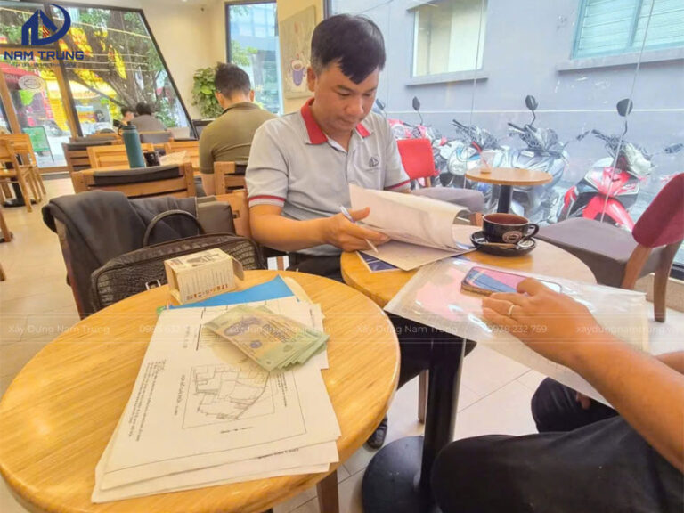 Kí hợp đồng xây nhà trọn gói nhà phố 1 trệt 2 lầu nhà anh Trung Việt tại An Tây Hội TPHCM